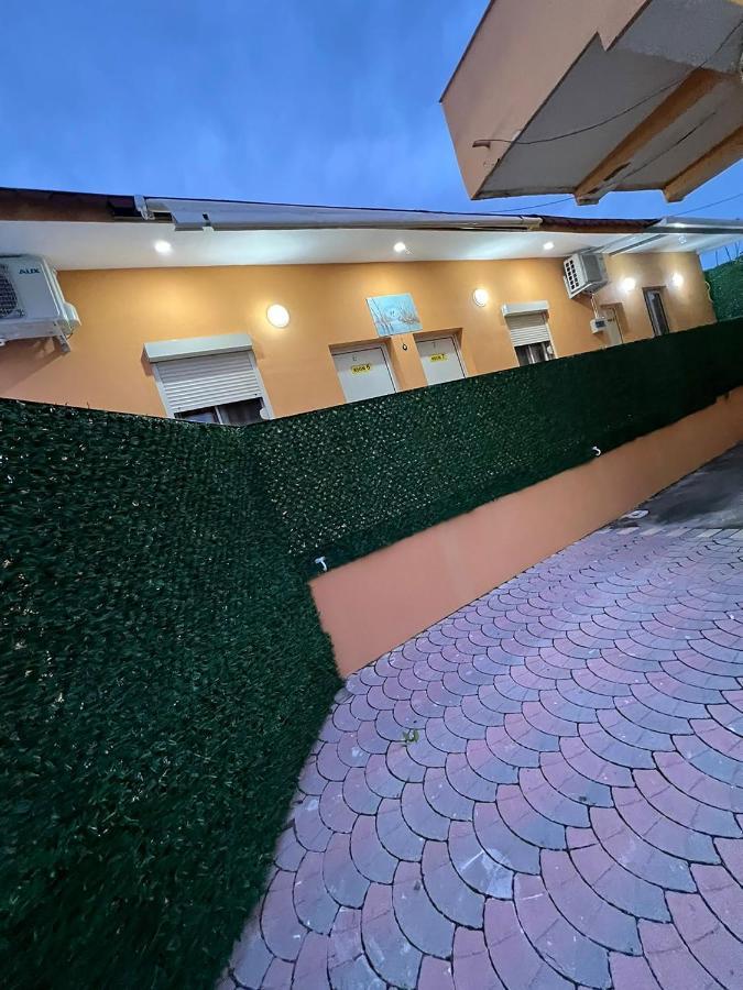 Ziku Hotel *