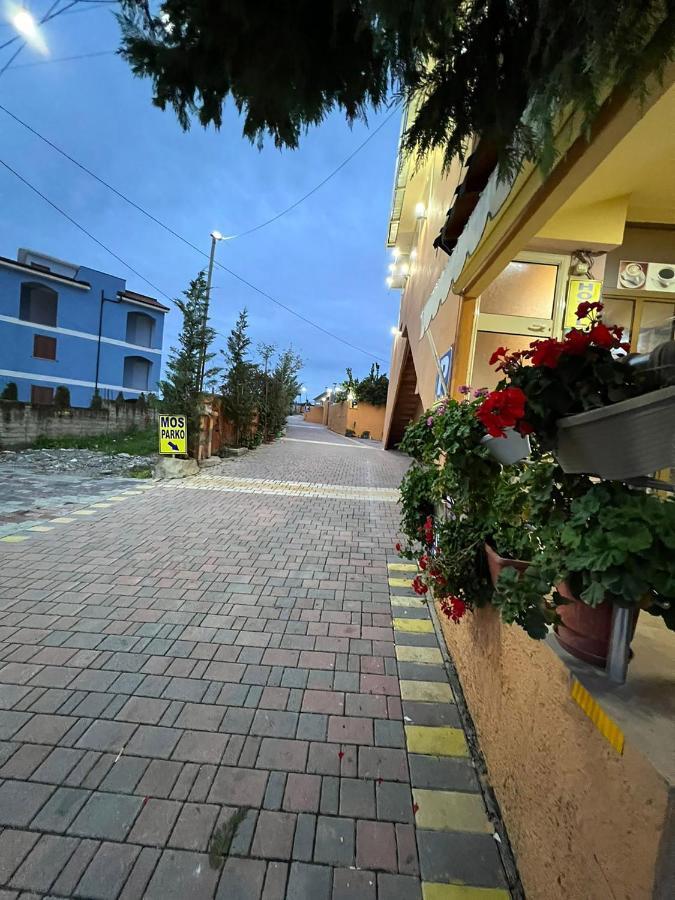 Ziku Hotel *